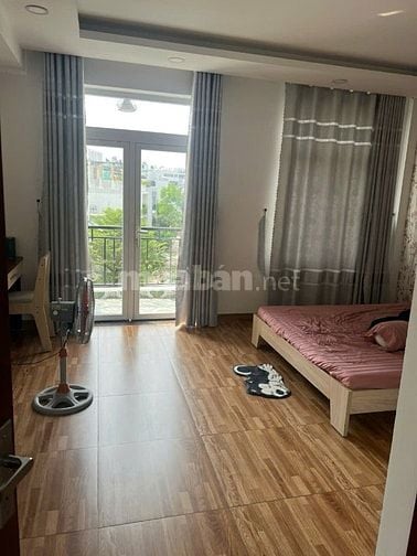 Nhà có nội thất 1 Trệt Lững 3 Lầu 5x18m 4 Phòng KDC Hoàng Quốc Việt 