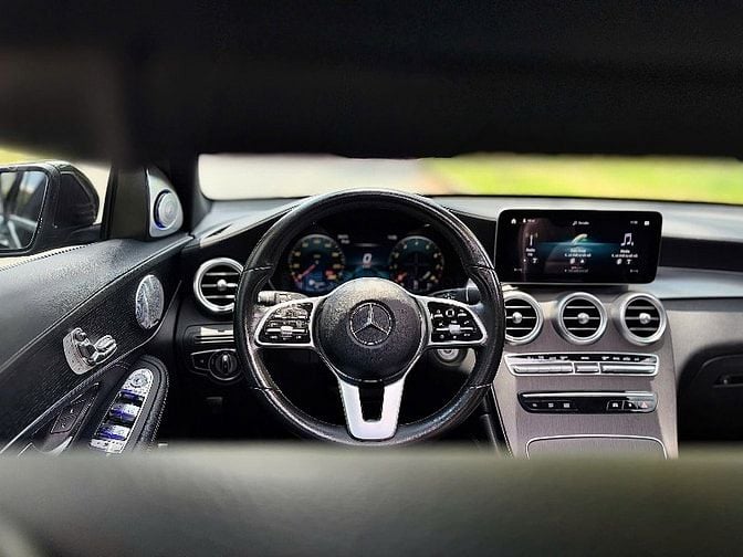 Mercedes Glc300 4 matic model 2021 màu Đen rất mới