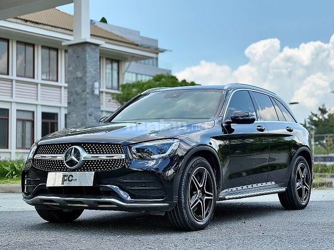 Mercedes Glc300 4 matic model 2021 màu Đen rất mới