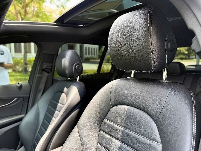 Mercedes Glc300 4 matic model 2021 màu Đen rất mới