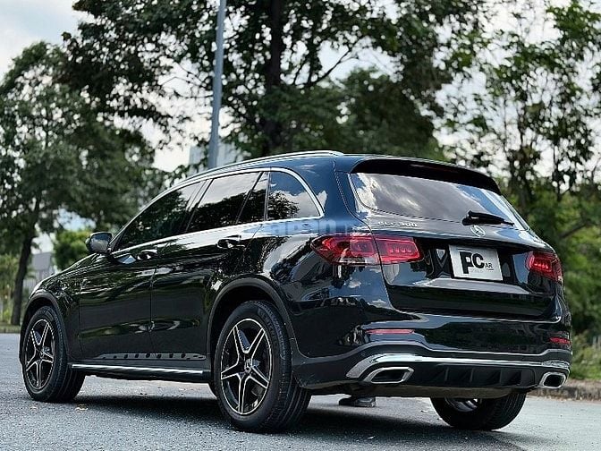 Mercedes Glc300 4 matic model 2021 màu Đen rất mới