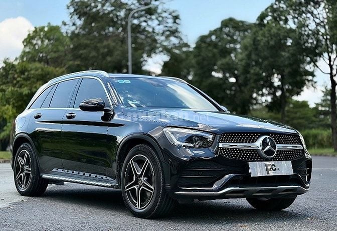 Mercedes Glc300 4 matic model 2021 màu Đen rất mới