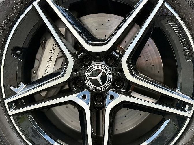 Mercedes Glc300 4 matic model 2021 màu Đen rất mới