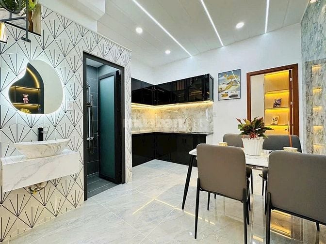 Nhà đẹp sổ chính chủ Nguyễn Văn Quá Q12 64m2 2tỷ400tr