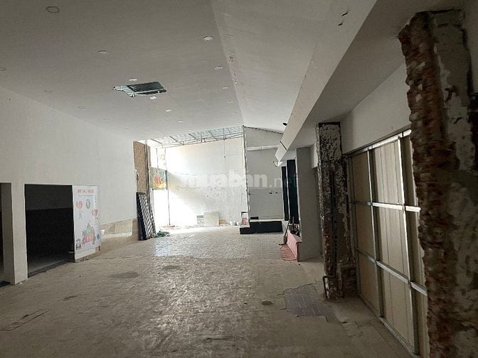 Nhà kho 700m2 đường Gò Dầu gần Cầu Xéo, Tân Phú. 32 triệu/ tháng