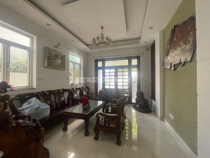 Biệt thự view công viên dt 215m2 xây 3 tấm khu Tên Lữa giá 26.8 tỷ
