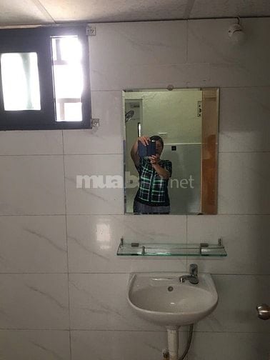 Nhà mới xây đầy đủ nội thất, p khách , ngũ , bếp và vệ sinh riêng 