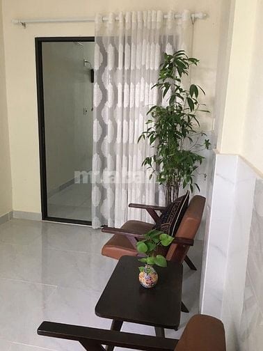 Nhà mới xây đầy đủ nội thất, p khách , ngũ , bếp và vệ sinh riêng 