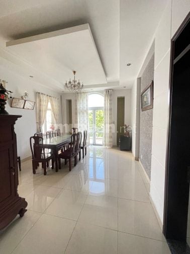 Biệt thự view công viên dt 215m2 xây 3 tấm khu Tên Lữa giá 26.8 tỷ