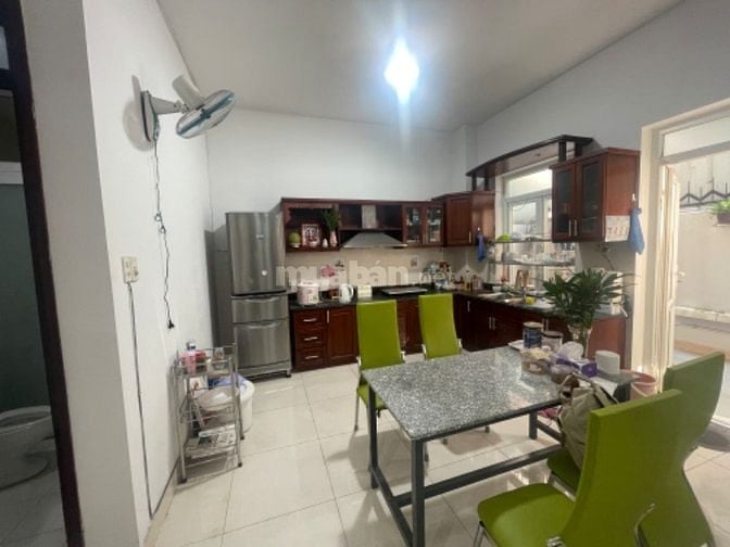 Biệt thự view công viên dt 215m2 xây 3 tấm khu Tên Lữa giá 26.8 tỷ