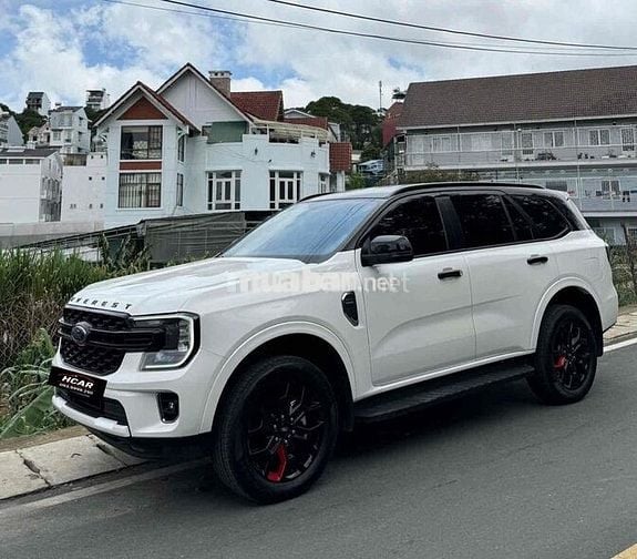Ford Everest Nextgen 2024 mới đi 21000 km