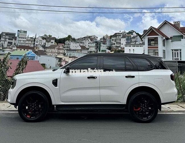 Ford Everest Nextgen 2024 mới đi 21000 km