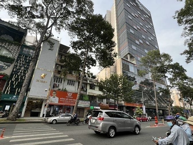 Bán căn Góc 2MT Trần Hưng Đạo, Quận 5 (4,5X19m) 4 tầng, DTSD 305m2