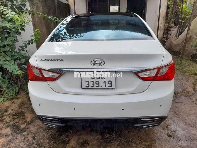 Hyundai Sonata 2011 2.0 AT - 129000 km