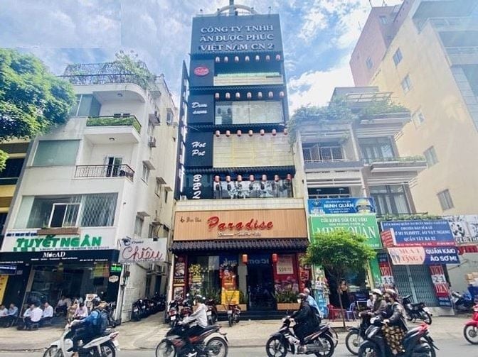 Bán căn Góc 2MT Trần Hưng Đạo, Quận 5 (4,5X19m) 4 tầng, DTSD 305m2