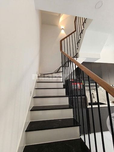 Bán nhà trệt 2 lầu , hướng Đông Nam , Đường 100A Cầu Xây 
