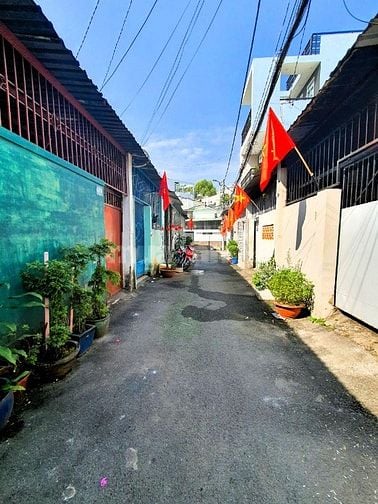 Bán nhà chính chủ đường 11 Linh Chiểu gần Vincom và đại học Ngân Hàng