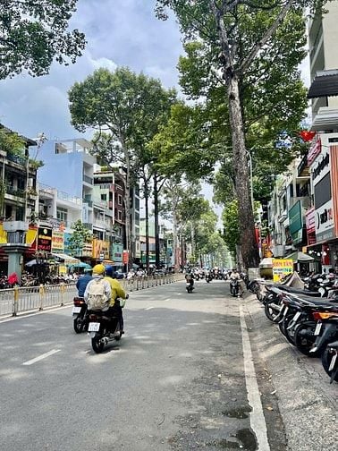 NGANG LỚN 11M... Nguyễn Tri Phương, Q. 10 - 151m2 (11 x 18m) - 4 Tầng 