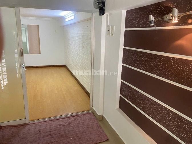 Cho Thuê Mặt Bằng: 637C Trần Hưng Đạo - P.1 - Q.5 -dt:4x12m trệt, lững