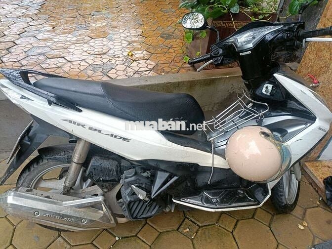 Honda Air Blade trắng, đã sử dụng