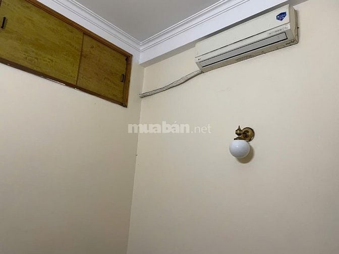 Cho thuê nhà khu Hào nam, Đống Đa, diện tích 40 m2 x 3 tầng