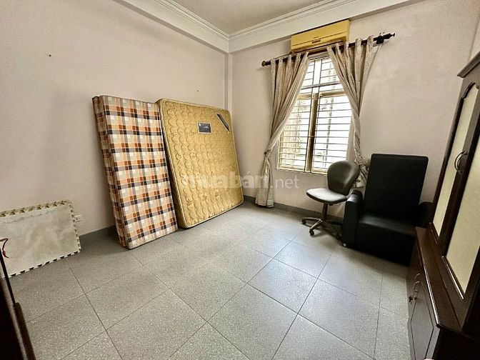 Cho thuê nhà 4 tầng ngõ 68 Cầu giấy