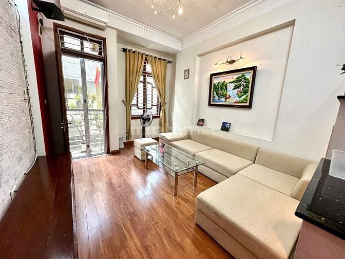 Cho thuê nhà 4 tầng ngõ 68 Cầu giấy
