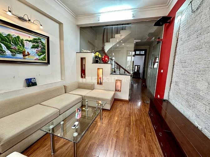 Cho thuê nhà 4 tầng ngõ 68 Cầu giấy
