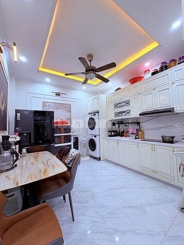 1 Tổ Ấm Xiu Xinh Tại Âu Cơ - Tân Bình