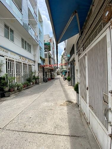 Nhà 5 Tầng Hẻm Xe Tải Huỳnh Văn Bánh 4 Phòng Ngủ Giá 5 tỷ 200 TL