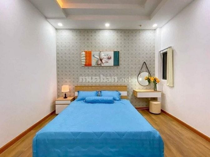Đi nước ngoài định cư bán gấp nhà ở đường Nguyên Hồng, phường 1, quận 