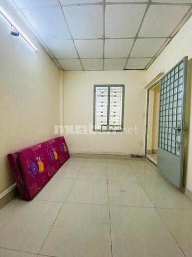 Cho Thuê Nhà Mặt Tiền 500 CỘNG HOÀ, 63m2(4.2x15), Ngay Toà Nhà E.Town