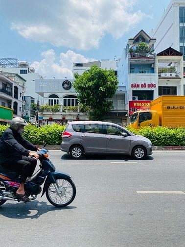 Cho Thuê Nhà Mặt Tiền 500 CỘNG HOÀ, 63m2(4.2x15), Ngay Toà Nhà E.Town