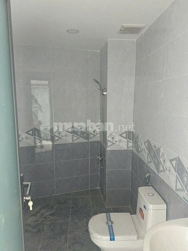 Nhà cách Mặt tiền đường lớn Âu Dương Lân P3Q8 50m.Xe hơi chạy tới nhà
