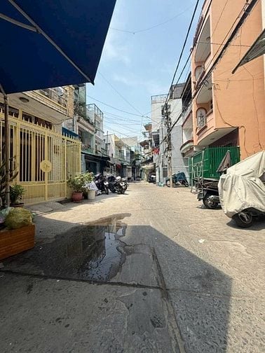 Nhà cách Mặt tiền đường lớn Âu Dương Lân P3Q8 50m.Xe hơi chạy tới nhà