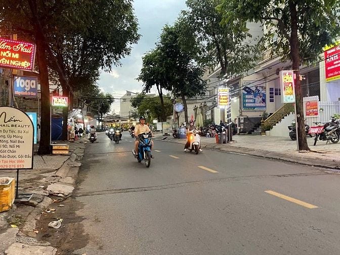 Bán Nhà Mặt tiền Đường Làng Tăng Phú - Q9