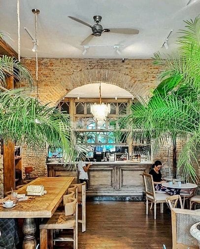 BIỆT THỰ PHÁP... 25B Tú Xương, Q. 3 - 330m2 (10 x 33m) - HĐT 280Tr/Th
