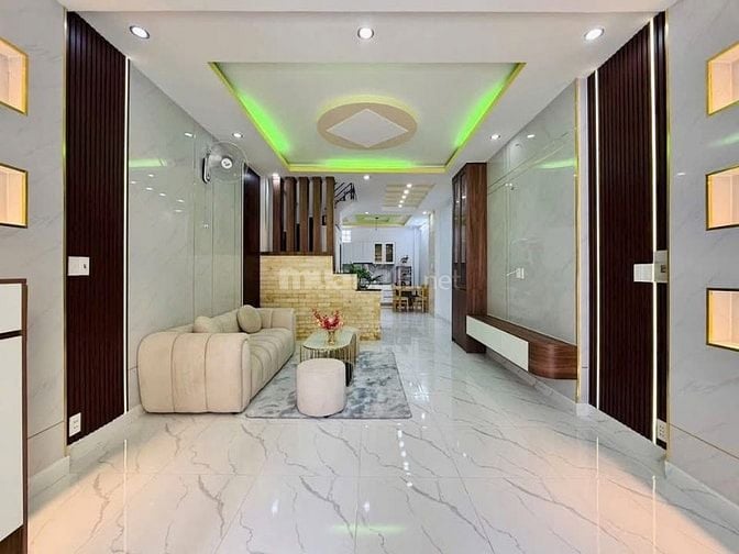 Đi nước ngoài định cư bán gấp nhà ở đường Chợ Lớn, phường 11, quận 6, 