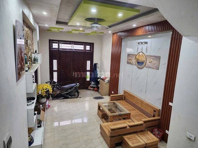 Cho thuê nhà nguyên căn ngõ 110 Nguyễn hoàng tôn, Xuân la, Tây hồ 