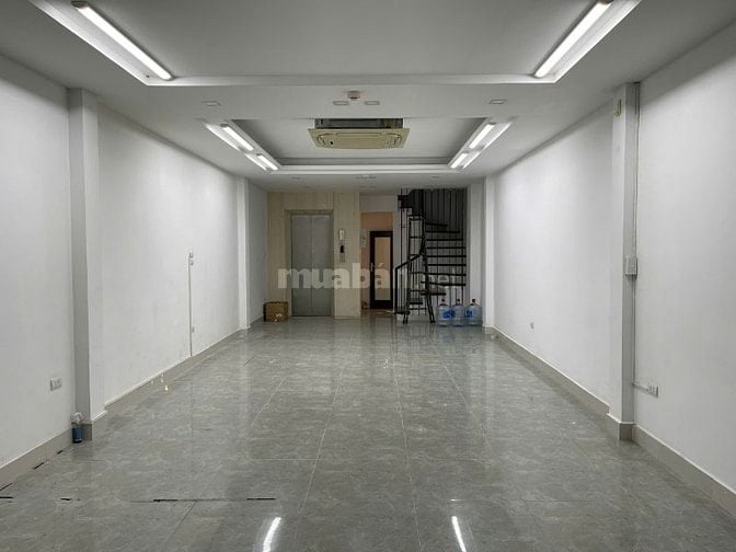 Cho thuê mặt sàn tầng 1 nhà mặt phố số 38 Lạc Nghiệp, Thanh Nhàn, HTB
