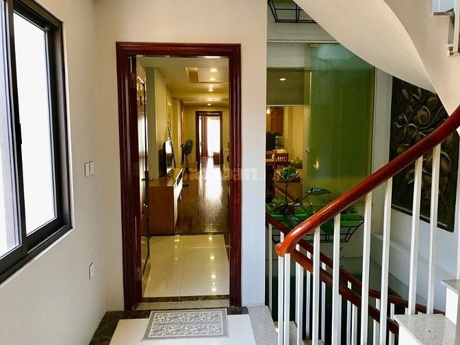 Cho thuê căn hộ mặt phố Huế, gần hồ Hoàn Kiếm