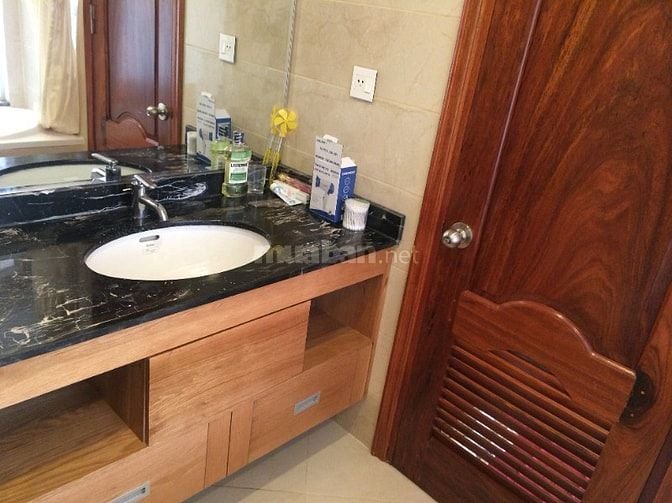 Cho thuê căn hộ mặt phố Huế, gần hồ Hoàn Kiếm