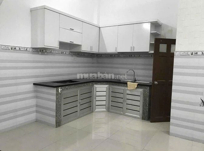 Bán nhà 2 tầng gần ngã tư Nguyễn Văn Trỗi-Huỳnh Văn Bánh, 41m2, 5.8 ty