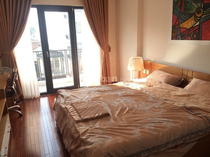 Cho thuê căn hộ mặt phố Huế, gần hồ Hoàn Kiếm