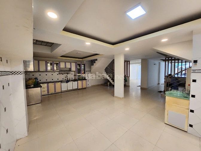 Bán gấp tòa nhà Dương Tử Giang P.4 Quận 11, giá 70ty