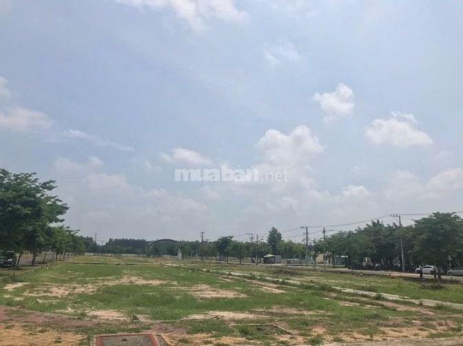  BÁN GẤP LÔ ĐẤT MẶT TIỀN ĐƯỜNG NHỰA 12M-NGAY TTHC BÀU BÀNG, GIÁ 925Tr