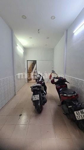 Nhà ngay khu Bùi Viện Q1 trệt+2Lầu /Giá :4tỷ590