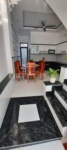 Bán nhà mới xây đướng số 8 linh xuân thủ đức LH:0909428959.