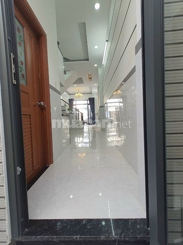Bán nhà mới xây đướng số 8 linh xuân thủ đức LH:0909428959.