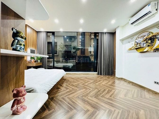 PHÂN LÔ ÔTÔ TRÁNH GARA 7 CHỖ NGÕ HỘ KHẨU NGÕ 126 HOÀNG VĂN THÁI 